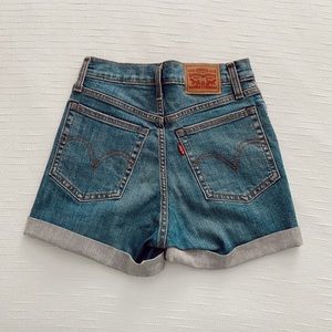 levi shorts
